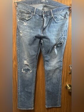 Old Navy Distressed Blue Men's 
Slim Fit Jeans Size: 36x32 
Used condition